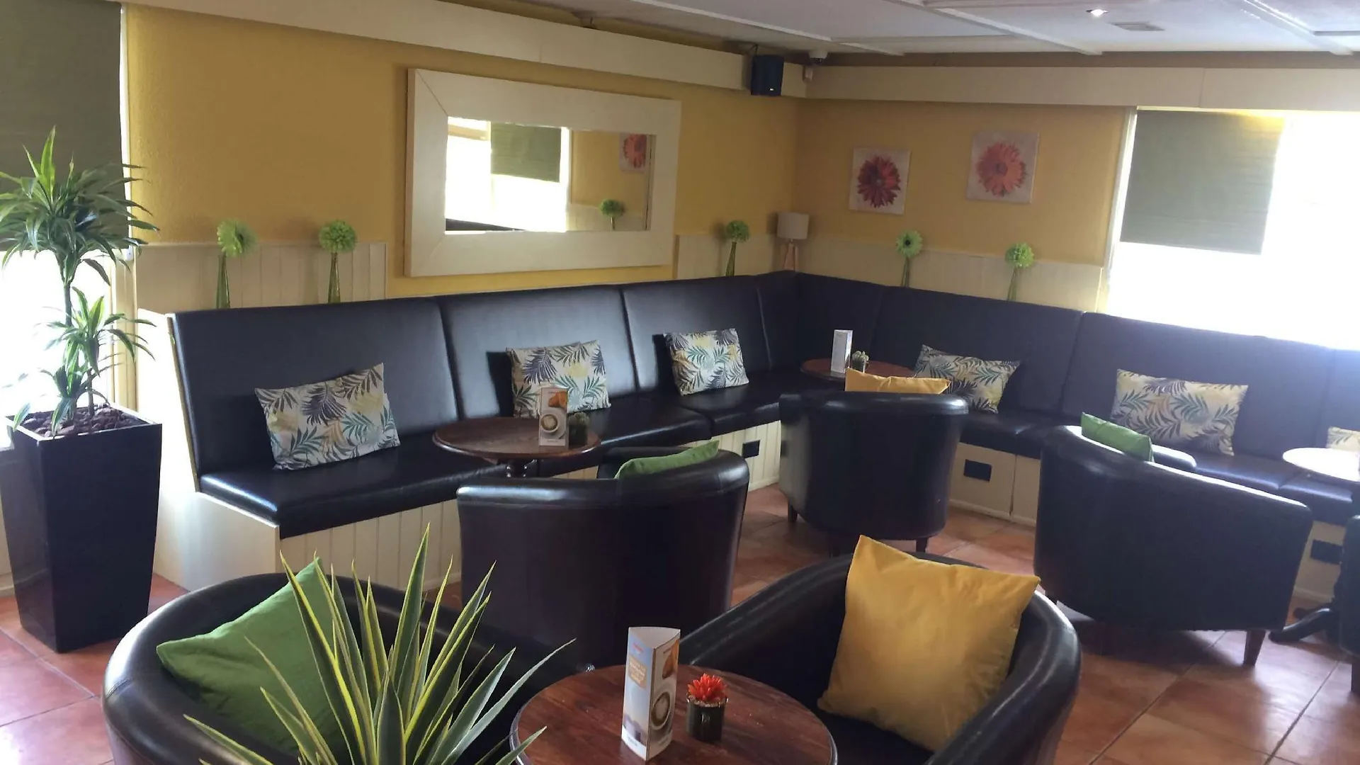 **  Campanile Hotel Wakefield Birleşik Krallık